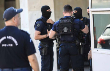 Κολωνάκι: Έφοδος της ΕΛ.ΑΣ. σε γνωστή γκαλερί – Τι ερευνάται