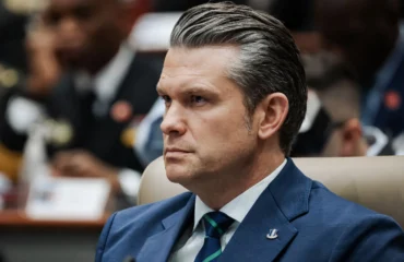 Πιτ Χέγκσεθ: «Τα πυρομαχικά πλέον θα προορίζονται για τις ΗΠΑ και όχι για την Ουκρανία»