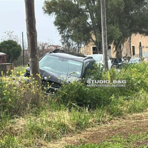 Σοβαρό τροχαίο στην Αργολίδα: Αυτοκίνητο «καρφώθηκε» σε κολώνα της ΔΕΗ – Δείτε φωτογραφίες
