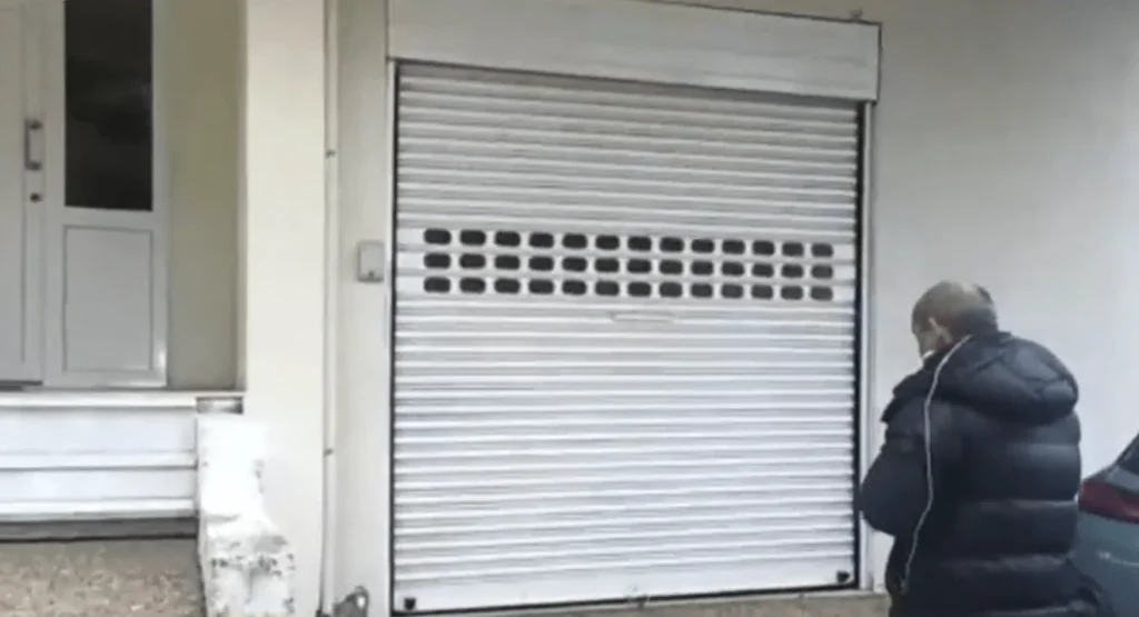 Βέροια: Συνελήφθη ο 20χρονος που ομολόγησε τον ξυλοδαρμό της 24χρονης – Κατηγορείται για απόπειρα ανθρωποκτονίας