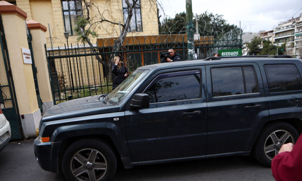 Γ.Τσαγκαράκης: Οδηγήθηκε στα δικαστήρια της Ευελπίδων (φώτο)