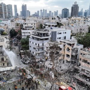 Τελ Αβίβ όπως λέμε Γάζα: Δείτε εικόνες μετά από το χτύπημα ιρανικού πύραυλου στην ισραηλινή πρωτεύουσα (βίντεο)