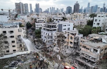 Τελ Αβίβ όπως λέμε Γάζα: Δείτε εικόνες μετά από το χτύπημα ιρανικού πύραυλου στην ισραηλινή πρωτεύουσα (βίντεο)