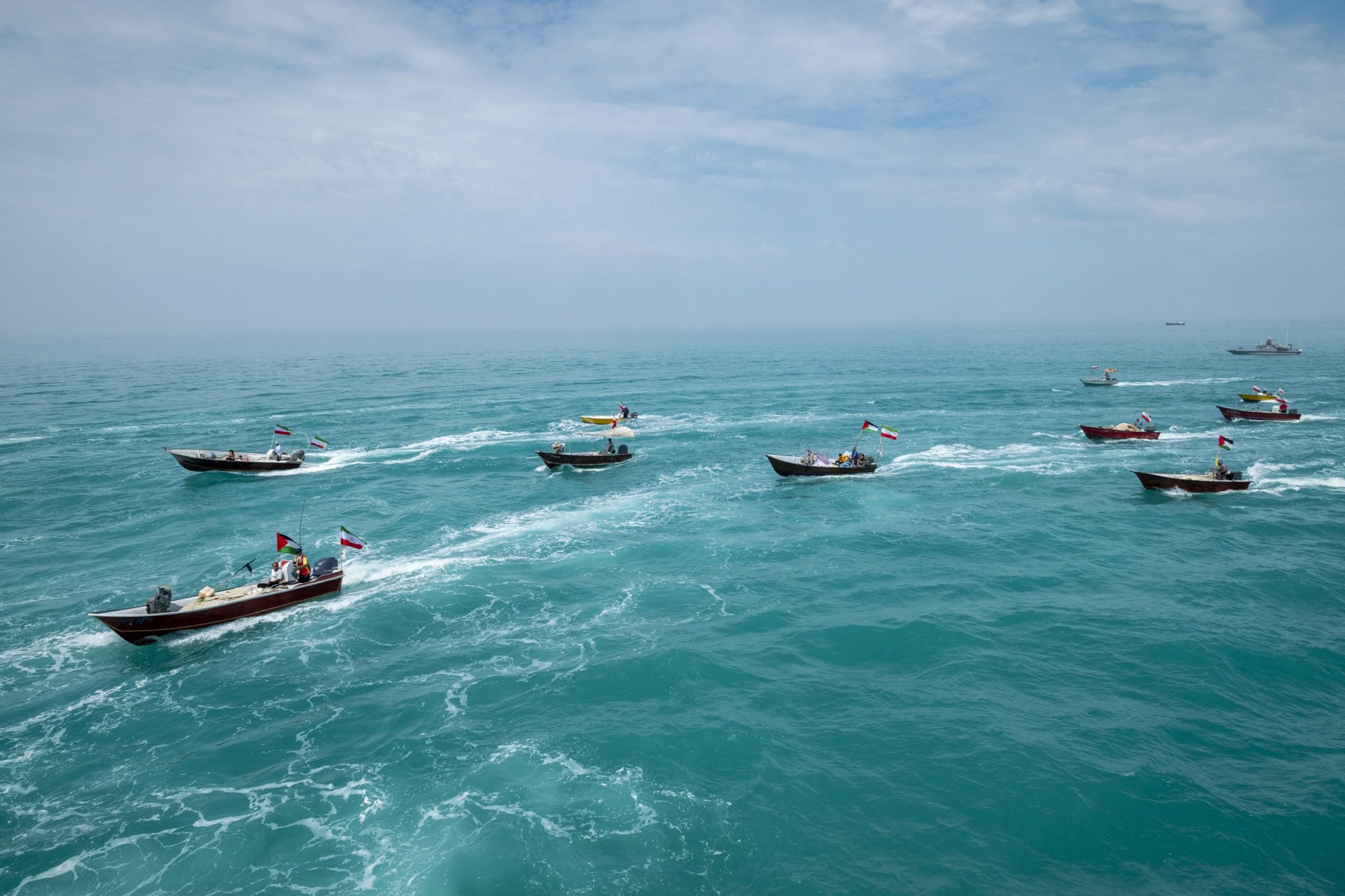 Ιράν: «Τα Στενά του Ορμούζ είναι ανοιχτά για όλους – Απλά θα πρέπει να συνεργαστούν με εμάς»