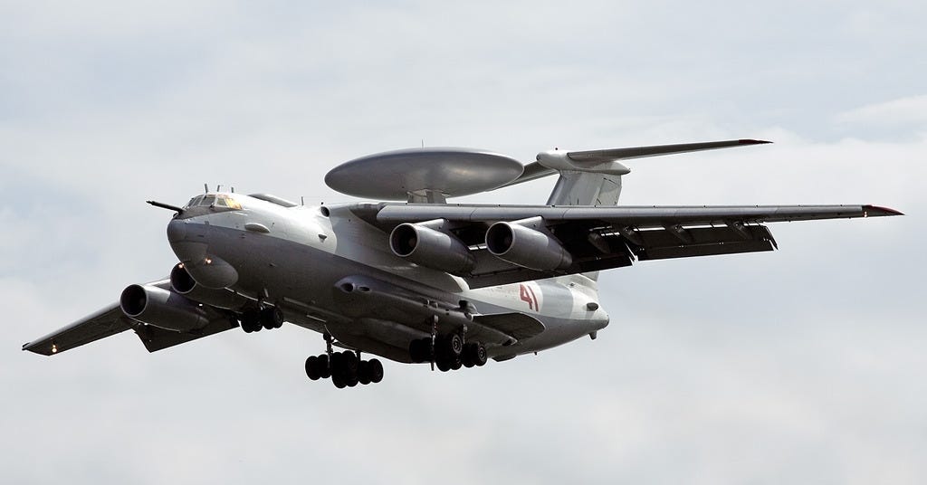 Οι Ουκρανοί κατέστρεψαν στο Νόβγκοροντ ένα από τα λιγοστά αεροσκάφη Beriev A-50U της ρωσικής Αεροπορίας