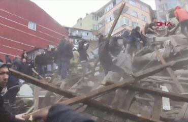 Τουρκία: Κατέρρευσε κτήριο στην Κωνσταντινούπολη – Άγνωστος ο αριθμός των εγκλωβισμένων (φώτο-βίντεο)