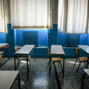 Συνελήφθη στην Κόρινθο 66χρονος καθηγητής: Άφηνε ερωτικά υπονοούμενα σε μαθήτρια – Άγνοια δήλωνε η υποδιευθύντρια