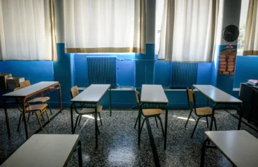 Συνελήφθη στην Κόρινθο 66χρονος καθηγητής: Άφηνε ερωτικά υπονοούμενα σε μαθήτρια – Άγνοια δήλωνε η υποδιευθύντρια