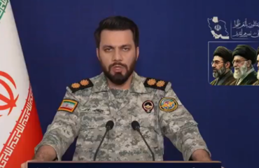 Aτάκα των Φρουρών της Επανάστασης στα… αγγλικά προς τον Ντόναλντ Τραμπ: «Έι εσύ – Απολύεσαι!» (βίντεο)