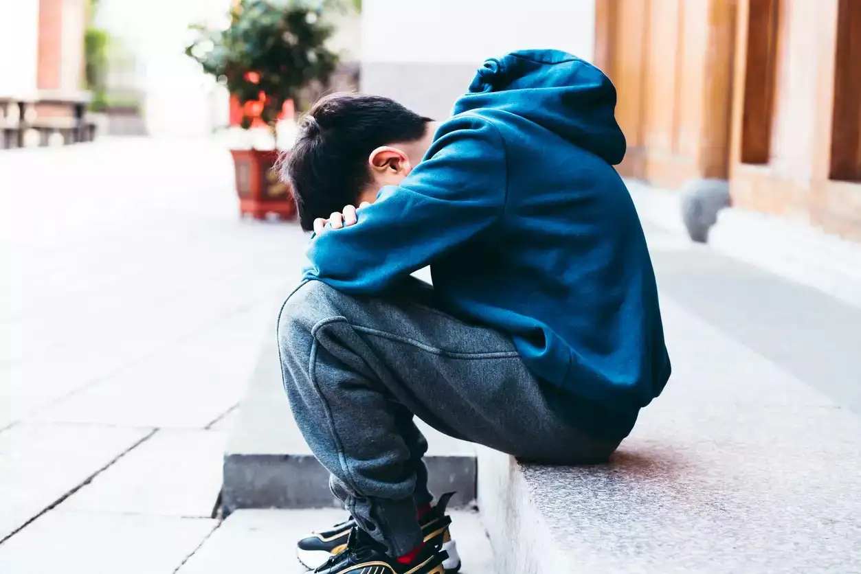 Ανήλικος στην Πάτρα έπεσε θύμα ξυλοδαρμού από 17χρονο: Για την υπόθεση συνελήφθη και ο πατέρας του