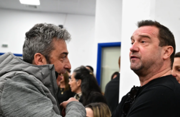 Ένταση στη δίκη: Οικογένεια Πλακιά προς τον πρώην πρόεδρο του ΟΣΕ – «Θα σε σκίσω με τα χέρια μου αλήτη!» (βίντεο)