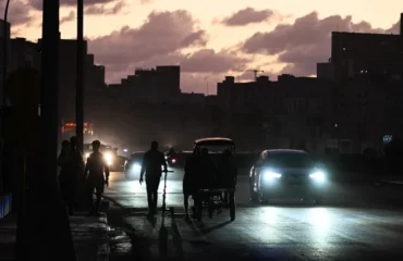 Βίντεο: Ολοκληρωτικό σκοτάδι στην Κούβα – Δεν έχουν ηλεκτρικό ρεύμα