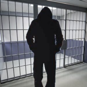 Ρομά έκανε live μετάδοση μέσω TikTok μέσα από το κελί του στον Κορυδαλλό – Η στιγμή που τον «τσάκωσαν» (βίντεο)