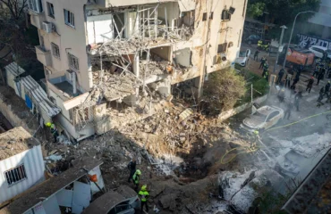 Νέα «απόρρητα» πλάνα από την καταστροφή πολυώροφων κτηρίων στο Τελ Αβίβ: Ισοπεδώθηκαν από ιρανικούς πυραύλους (vid)