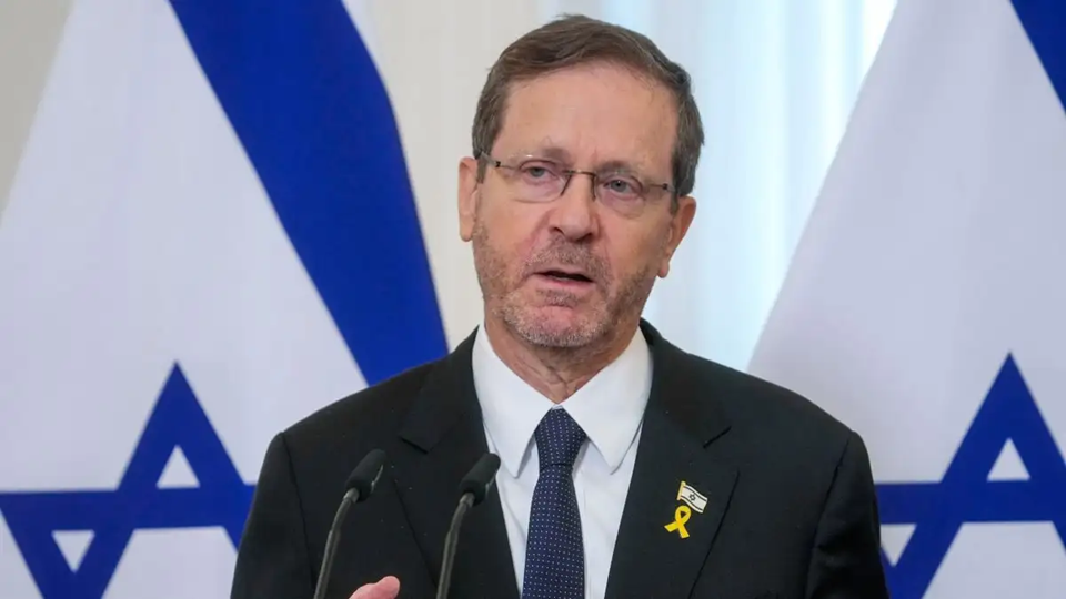 Βίντεο: Η στιγμή που ο Ι.Χέρτζογκ φυγαδεύεται σε καταφύγιο στο Ισραήλ – Πύραυλος κτύπησε την πόλη Kiryat Shmona