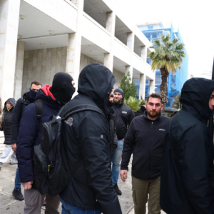 Kακουργηματική δίωξη στους 22 συλληφθέντες για τις απάτες σε βάρος του ΕΦΚΑ και του Δημοσίου