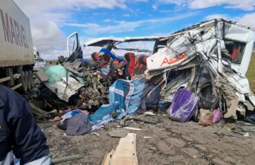 Τροχαίο στο Περού: Τουλάχιστον 13 νεκροί και 5 τραυματίες από σύγκρουση μίνι βαν με φορτηγό