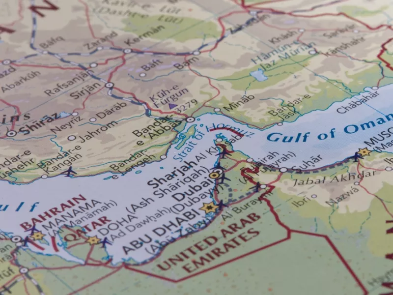 Στενό του Ορμούζ: Στην ανώτερη βαθμίδα επικινδυνότητας το κατατάσσει έκθεση της EOS Risk Group