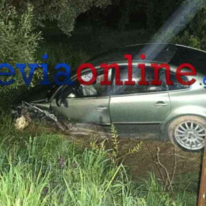 Καραμπόλα τεσσάρων οχημάτων στην Εύβοια: Χωρίς πινακίδες το ένα αυτοκίνητο – Δείτε φωτογραφίες