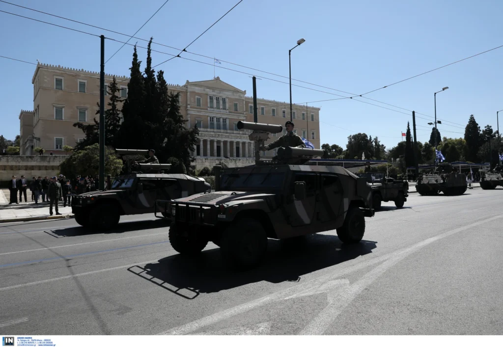 Αθήνα: Στις 11:00 η μεγάλη στρατιωτική παρέλαση για τον εορτασμό της 25ης Μαρτίου (φωτο)