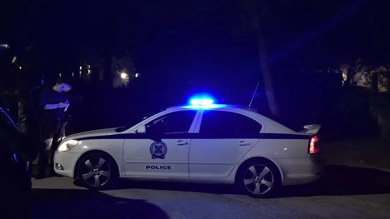 Ζωγράφου: Iσχυρή έκρηξη από γκαζάκια σε είσοδο πολυκατοικίας