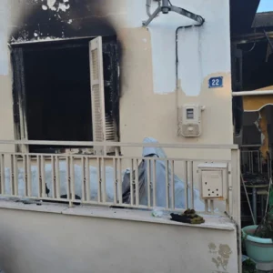 Βόλος: Συγκλονίζει η περιγραφή αυτόπτη μάρτυρα – «Στην αυλή υπήρχε ένας άνθρωπος που καιγόταν»