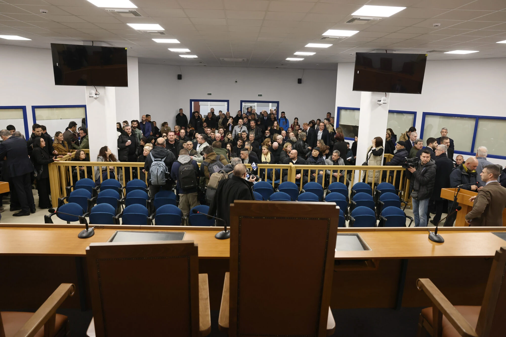 Σύλλογος Συγγενών Θυμάτων Τεμπών: Ζητά τη διεξαγωγή της δίκης σε άλλη αίθουσα – Ολόκληρη η ανακοίνωση