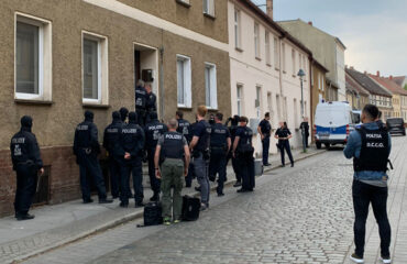 Ο  Μερτς «ανακάλυψε» τώρα ότι για την έκρηξη της εγκληματικότητας στην Γερμανία ευθύνονται και οι μετανάστες