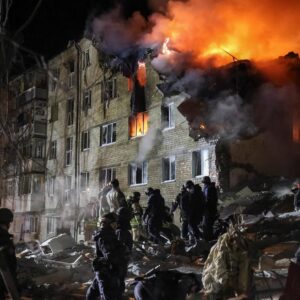 Το λάθος των Ουκρανών να έχουν αποθήκη πυρομαχικών κοντά σε πρατήριο καυσίμων: Ισοπεδώθηκαν από Geran-2 (βίντεο)