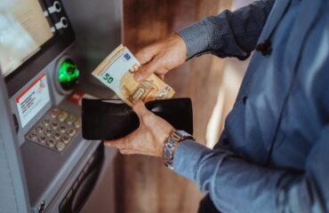 «Καταξοδεύτηκε» η κυβέρνηση του Κ.Μητσοτάκη: Στα 920 ευρώ μεικτά ο νέος κατώτατος μισθός!