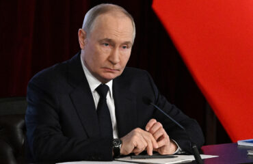 Η Ρωσία σηκώνει το «γάντι» με τη Βρετανία – Β.Πούτιν: «Θα απαντήσουμε με “ασύμμετρες” ενέργειες στις νηοψίες»