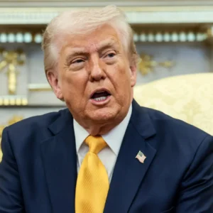 Ντ.Τραμπ σε Βρετανία: «Παιχνίδια» τα αεροπλανοφόρα σας – «Ο πόλεμος τελείωσε… μην μπείτε στον κόπο»