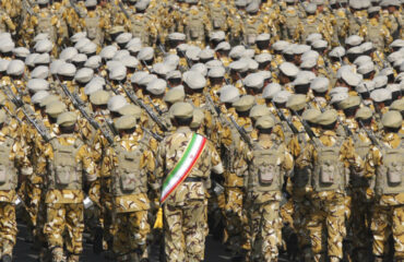 «Ελάτε πιο κοντά»: Oι Ιρανοί χλευάζουν πιθανή χερσαία εισβολή των ΗΠΑ (βίντεο)