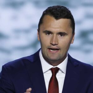 Βίντεο: Όταν ο δολοφονημένος Τσάρλι Κερκ εναντιώνονταν στο ενδεχόμενο επίθεσης κατά του Ιράν