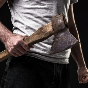 Αμπελόκηποι: 35χρονος επιτέθηκε με τσεκούρι σε αστυνομικούς – Ένας τραυματίας