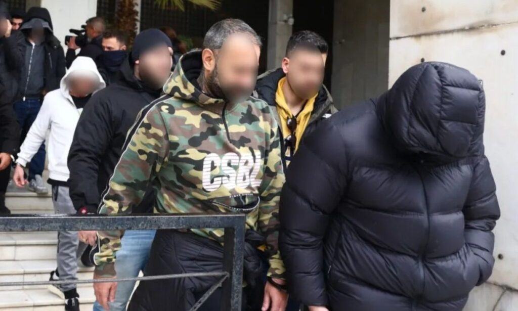 Κύκλωμα εξαπάτησης ΕΦΚΑ: Ελεύθεροι με περιοριστικούς όρους αφέθηκαν οι επτά κατηγορούμενοι