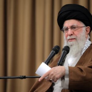 Ιρανικά ΜΜΕ: Δημοσίευσαν την τελευταία φωτογραφία του Αλί Χαμενεΐ πριν την εξόντωσή του