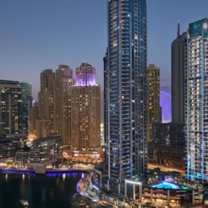 Ο ιρανικός Στρατός προειδοποιεί τις χώρες του Κόλπου: «Θα σας διαλύσουμε όλα τα πολυτελή ξενοδοχεία σας»