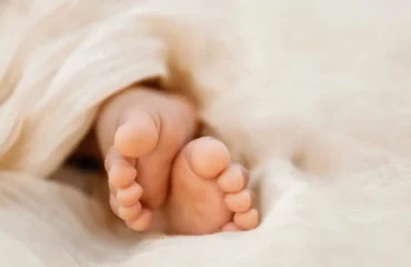 Μωρό 10 μηνών στην Ηλεία εντοπίστηκε με εγκαύματα και κατάγματα – Νοσηλεύεται σε κρίσιμη κατάσταση