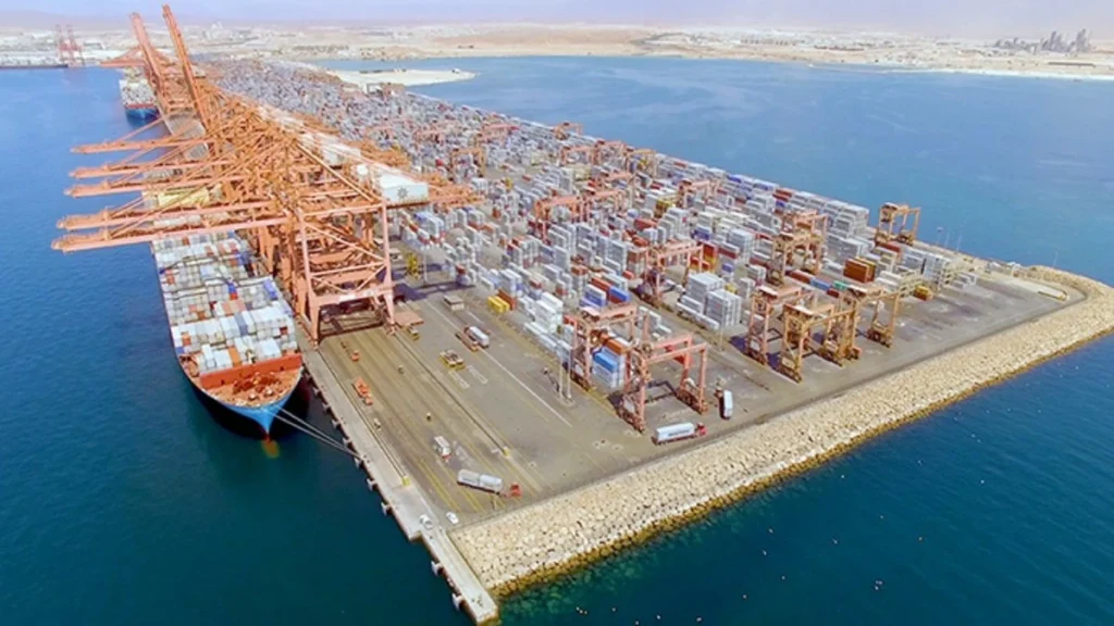 Επίθεση και στο Ομάν: Οι Ιρανοί πλήττουν τους πάντες