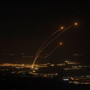 Το Ιράν επιτέθηκε με drones στη Χάιφα: Στο στόχαστρο «ψηφιακά» και γεωεντοπιστικά κέντρα του Ισραήλ (βίντεο)