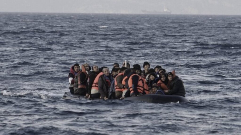 Τραγωδία νότια της Κρήτης: 22 παράνομοι μετανάστες νεκροί από δίψα και ασιτία