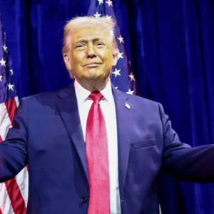 Ν.Τραμπ για πρίγκιπα διάδοχο Μοχάμεντ μπιν Σαλμάν: «Δεν πίστευε ότι θα χρειαζόταν να με φιλήσει στα οπίσθια»