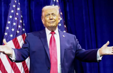 Ν.Τραμπ για πρίγκιπα διάδοχο Μοχάμεντ μπιν Σαλμάν: «Δεν πίστευε ότι θα χρειαζόταν να με φιλήσει στα οπίσθια»