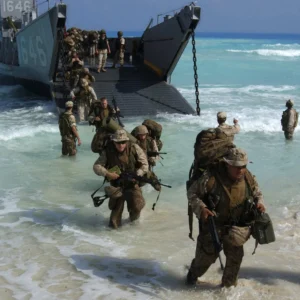 Σχέδιο απόβασης χιλιάδων Αμερικανών στρατιωτών: Αυτά είναι τα επτά νησιά του Ιράν που στοχεύει το Πεντάγωνο