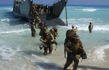 Σχέδιο απόβασης χιλιάδων Αμερικανών στρατιωτών: Αυτά είναι τα επτά νησιά του Ιράν που στοχεύει το Πεντάγωνο