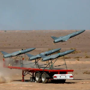 Όταν ο κυνηγός γίνεται θήραμα: Ιρανικό drone καταρρίπτει ισραηλινό drone (βίντεο)