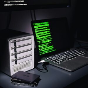 1.000.000 Έλληνες παρακολουθούνταν!