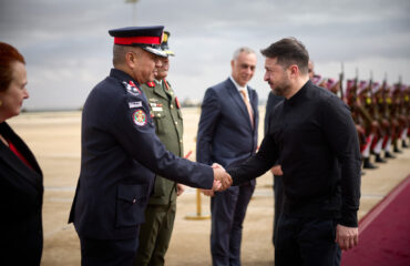 Ο Ζελένσκι έγινε «πλασιέ» και πουλάει τεχνολογία κατά των drones στη Μέση Ανατολή