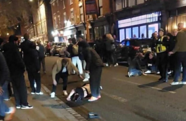 Βρετανία: Αυτοκίνητο έπεσε πάνω σε πεζούς στο Ντέρμπι – Τουλάχιστον 20 τραυματίες (βίντεο)